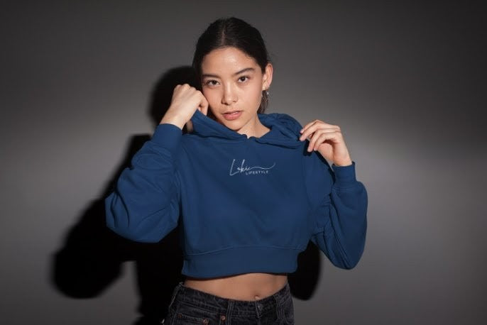 Curved Signature Crop pullover