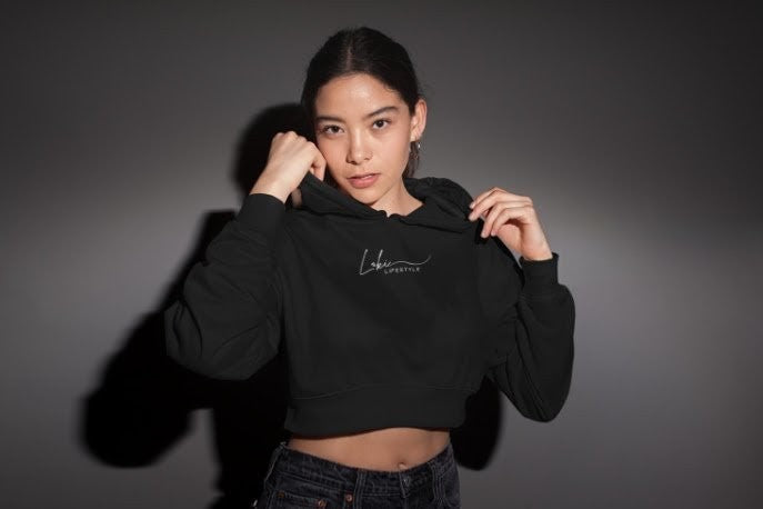 Curved Signature Crop pullover